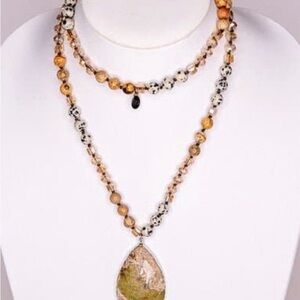✨SWEET ELIZABETH JANE ✨ Stone Teardrop Pendant Beaded Necklace